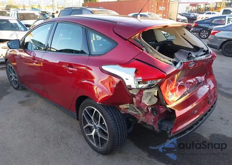 2017 Ford Focus Sel z USA, uszkodzony, nr VIN 1FADP3M25HL245869